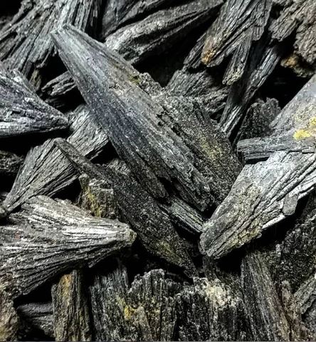 Black Kyanite Fan Specimens – 8oz Bag