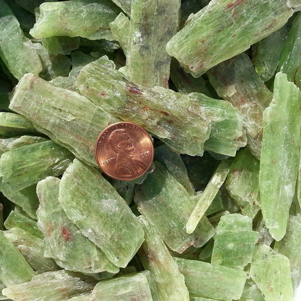 Green Kyanite Blade Shape – 4oz Bag