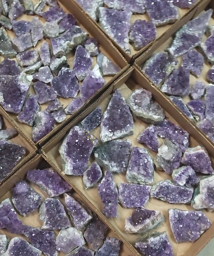 4 lb Box of Uruguay Amethyst Clusters — Mini to Small, Wholesale Lot