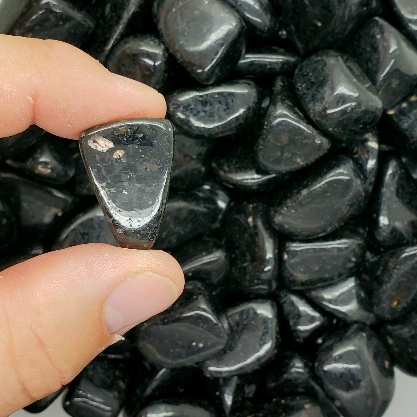 Indian Nuummite Tumbled Stone – 1 Pc