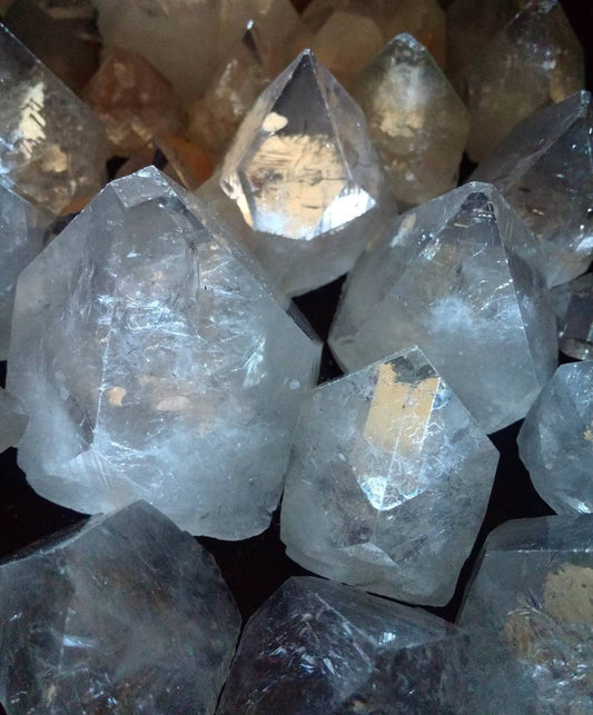 Apophyllite Tops