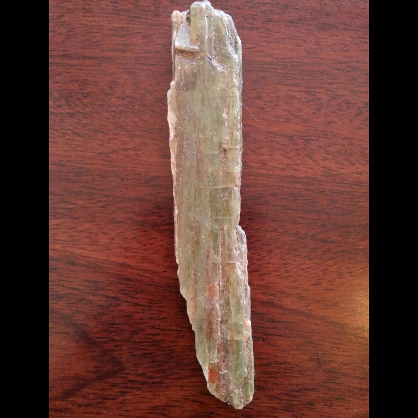 Green Kyanite Gemstone Specimen – Africa 46gr