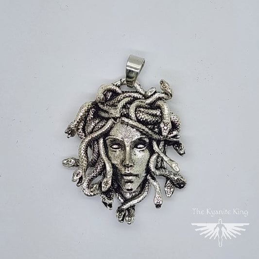 Medusa Head Pendant 1 Piece